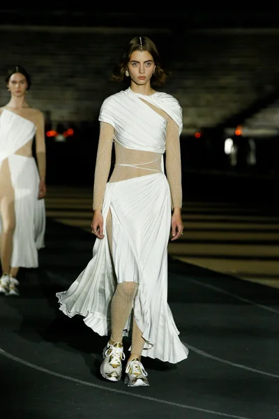 Look 35